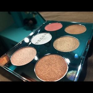 Becca Apris Ski Glow Eyeshadow Palette